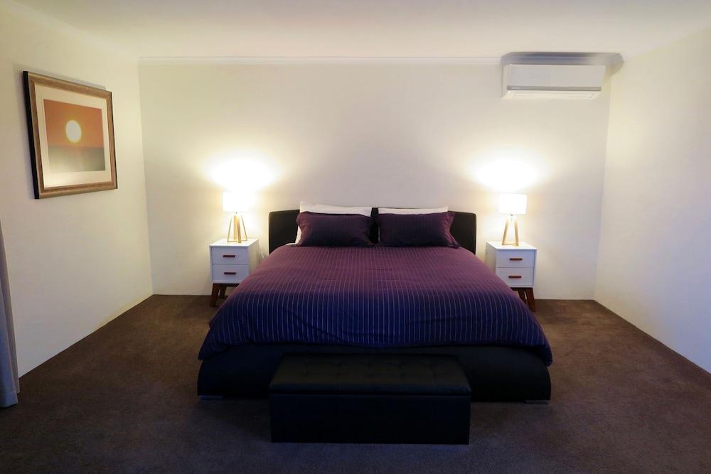 Summerhill Motor Inn (Adults Only) Merimbula Eksteriør billede