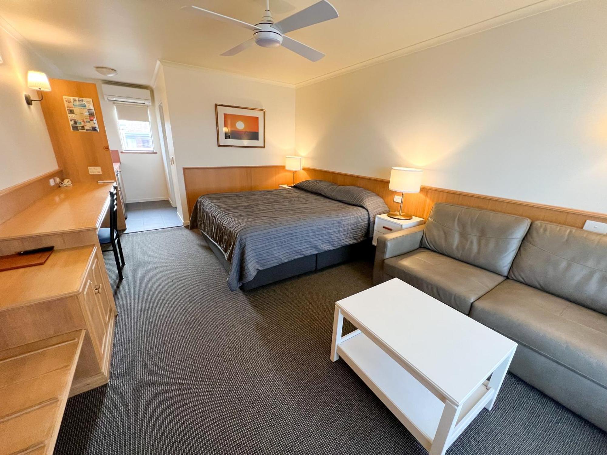 Summerhill Motor Inn (Adults Only) Merimbula Eksteriør billede