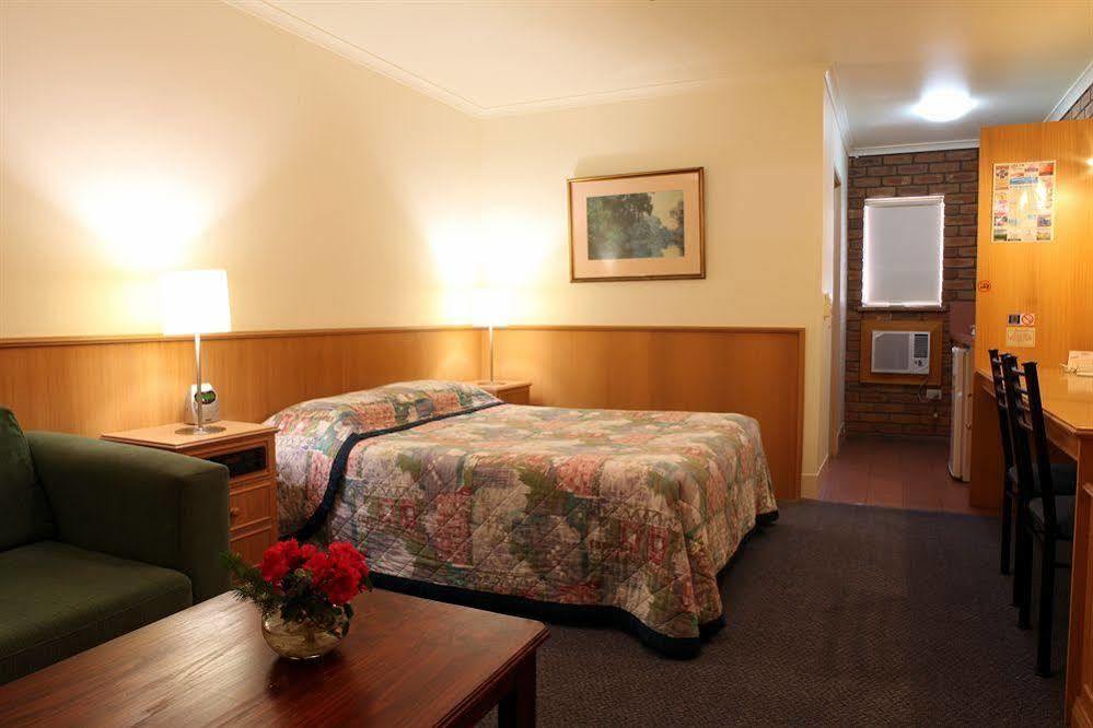 Summerhill Motor Inn (Adults Only) Merimbula Eksteriør billede