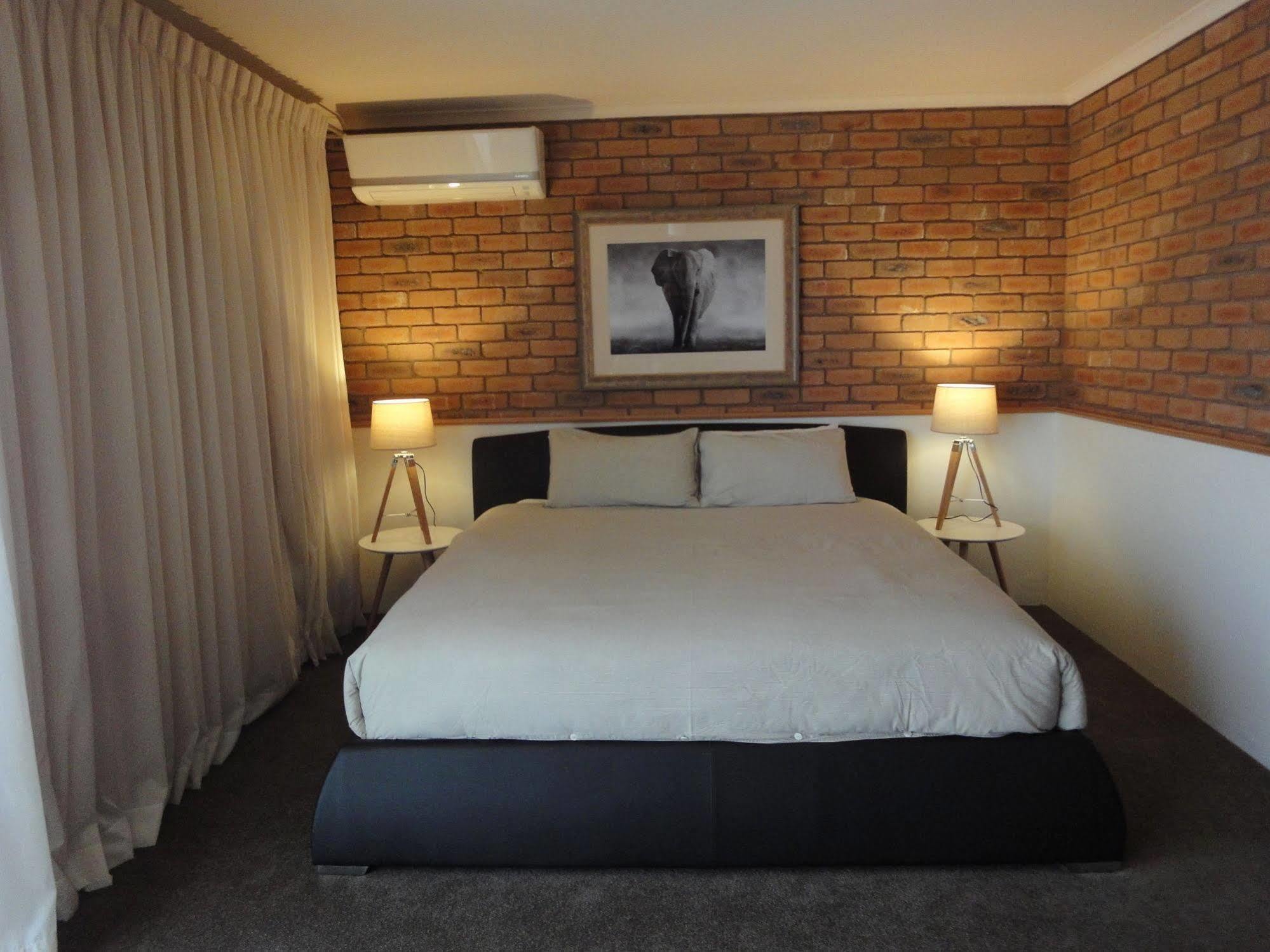 Summerhill Motor Inn (Adults Only) Merimbula Eksteriør billede