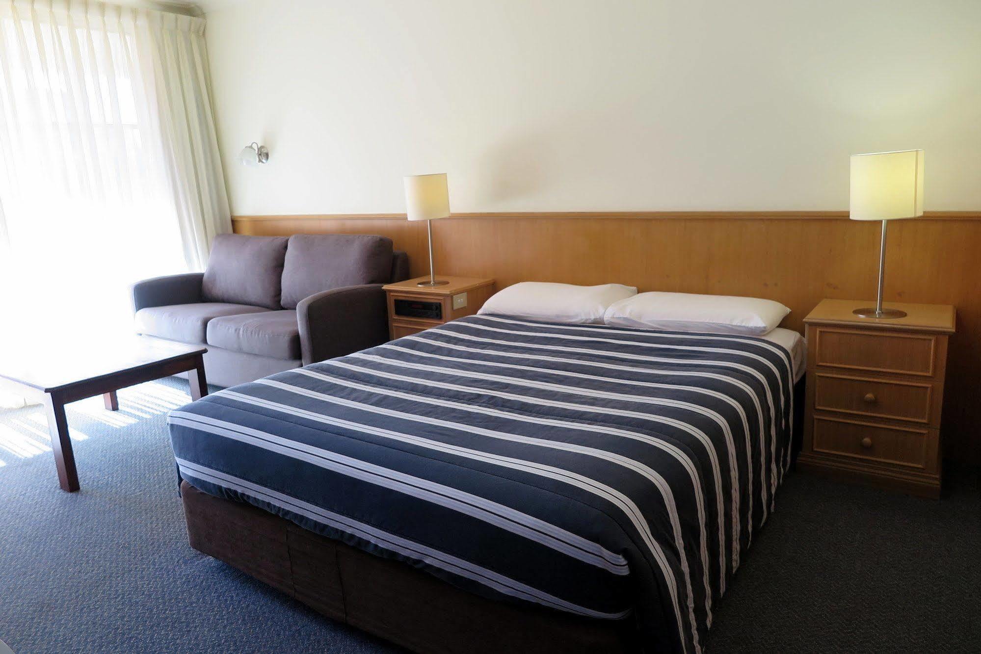 Summerhill Motor Inn (Adults Only) Merimbula Eksteriør billede