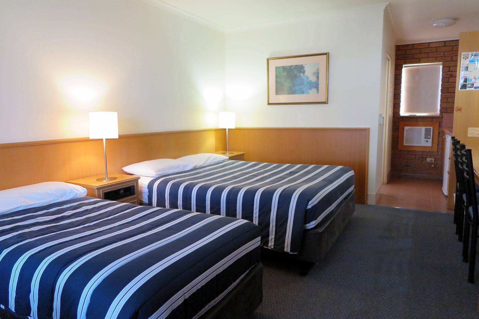 Summerhill Motor Inn (Adults Only) Merimbula Eksteriør billede