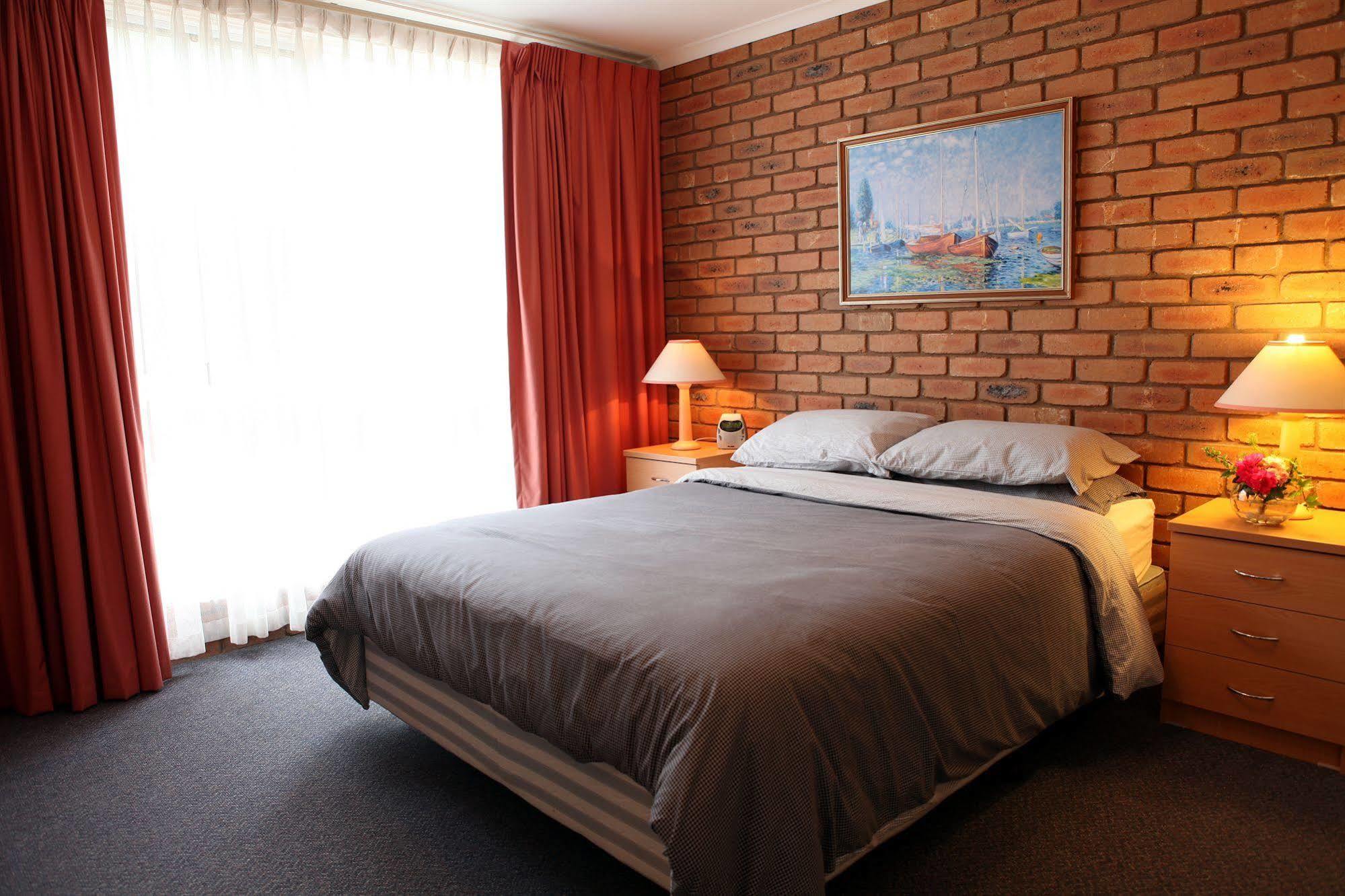 Summerhill Motor Inn (Adults Only) Merimbula Eksteriør billede